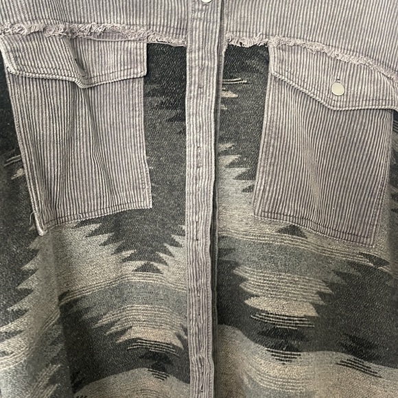 POL Oversized Shacket - Picture 3 of 4